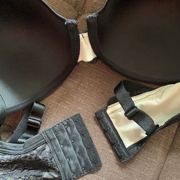 BEAUTIFUL CACIQUE SATIN FULL COVERAGE 42DD UNDERWIRE CROSS-STRAP LACE BACK BRA - Picture 5 of 7